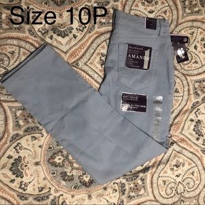 NWT Gloria Vanderbilt slimming jean classic rise